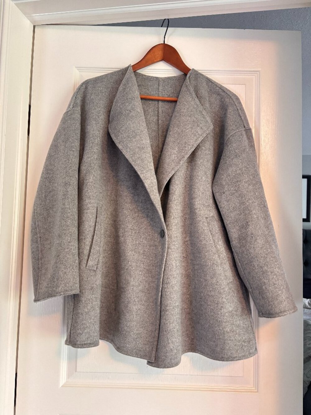 Uniqlo Wool Blend Oversized XS Double Face Short Coat in Gray. LIKE NEW